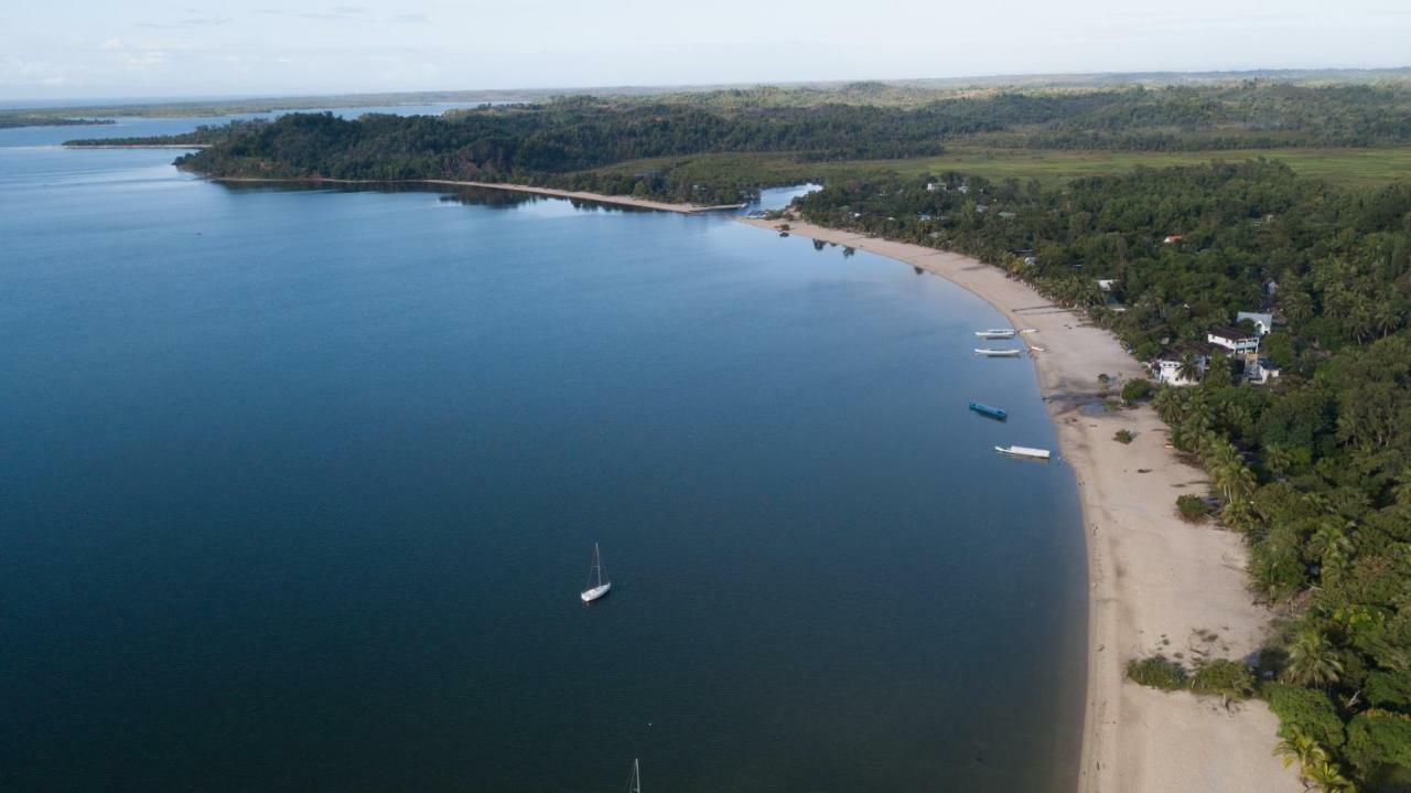 Les Acacias Bungalows Manambolo Kültér fotó