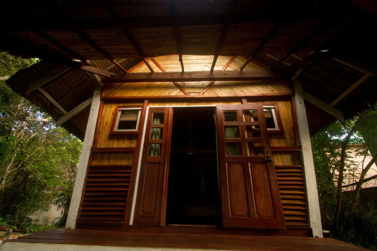 Les Acacias Bungalows Manambolo Kültér fotó