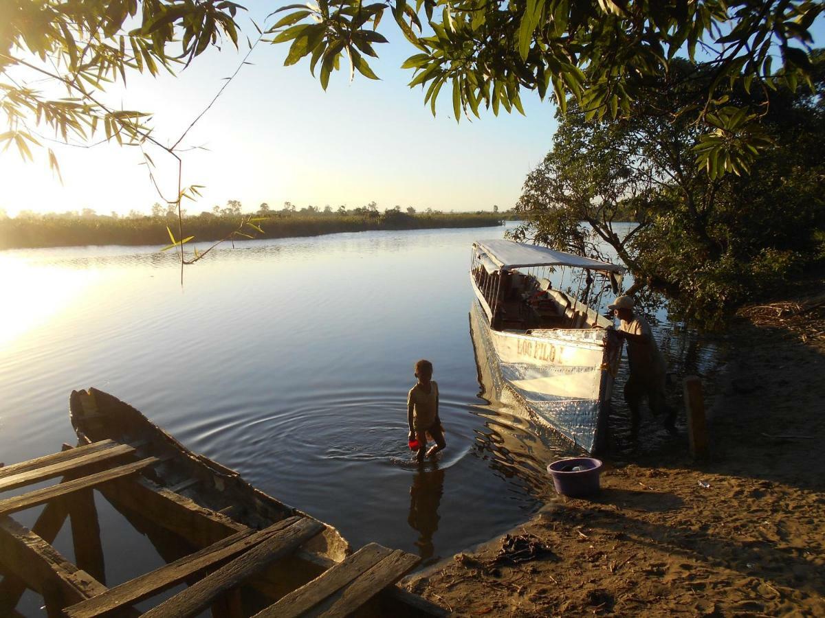 Les Acacias Bungalows Manambolo Kültér fotó